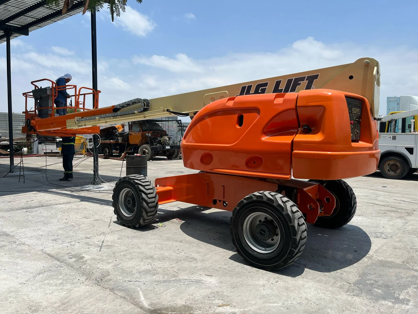 Renta de Plataforma Articulada 45 Pies