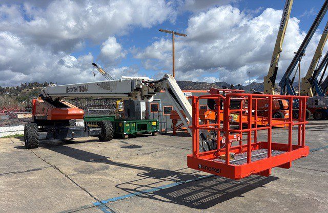 Renta de Plataforma Telescópica 126 Pies